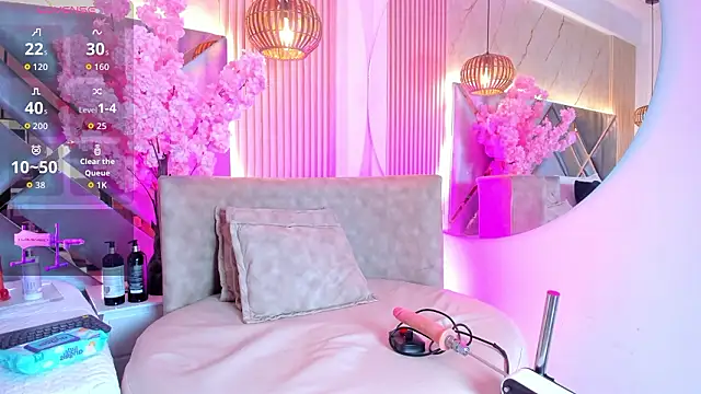 Snapshot of EmmaLovve chatting on February 9, 2026, 2:42 am EmmaLovve online show from February 9, 2026, 2:42 am