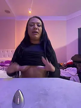 Deyseprado35 online show from February 4, 2026, 10:38 pm