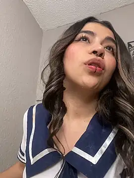 Snapshot of loveegirll1 chatting on February 3, 2026, 6:40 am loveegirll1 online show from February 3, 2026, 6:40 am