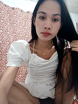 TransHotAndSlim online show from February 6, 2026, 6:15 pm