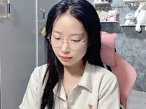 Linne6789 online show from April 18, 2026, 4:37 am