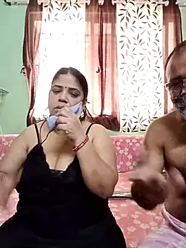 Snapshot of HoneyHush chatting on February 22, 2026, 6:05 am HoneyHush online show from February 22, 2026, 6:05 am