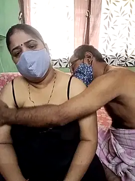 Snapshot of HoneyHush chatting on February 25, 2026, 6:13 am HoneyHush online show from February 25, 2026, 6:13 am