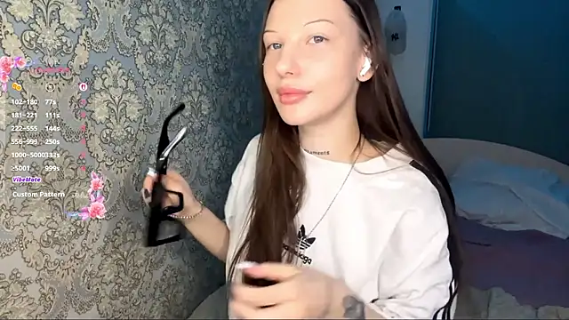 Snapshot of LumPetal chatting on February 20, 2026, 6:19 am LumPetal online show from February 20, 2026, 6:19 am