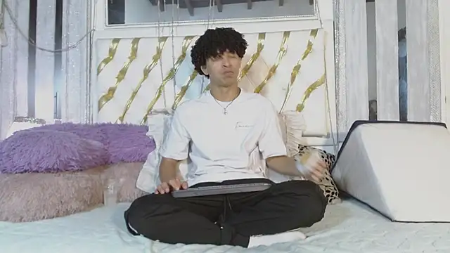 ian smith  online show from April 14, 2026, 11:59 am