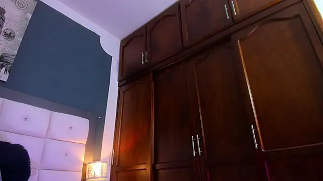 RED VIOLETH online show from February 11, 2026, 1:55 pm