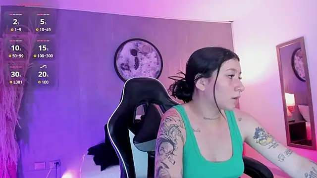 charlottee27  online show from May 30, 2026, 1:56 am
