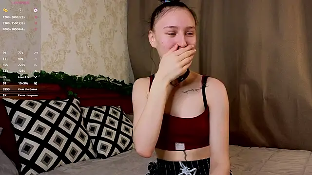 Snapshot of AuburnConfetti chatting on February 25, 2026, 6:41 pm AuburnConfetti online show from February 25, 2026, 6:41 pm