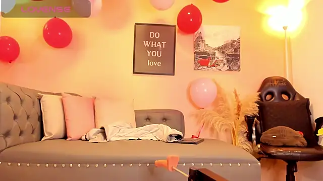 Snapshot of victoriazans chatting on February 10, 2026, 4:11 am victoriazans online show from February 10, 2026, 4:11 am