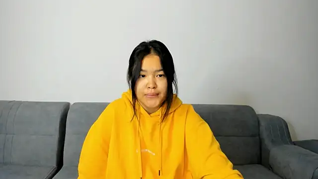 luna yum online show from February 17, 2026, 7:11 pm