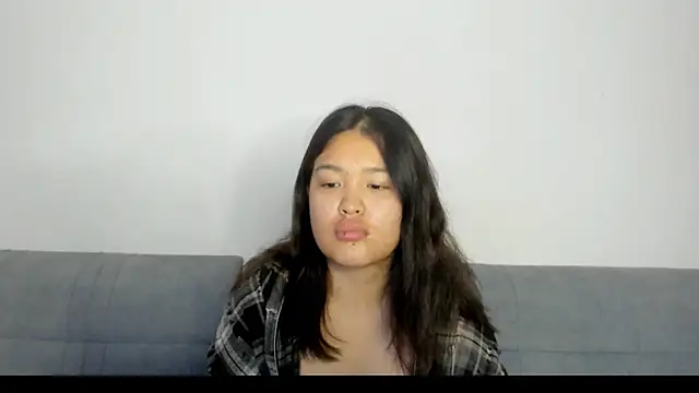 luna yum online show from February 25, 2026, 7:25 pm