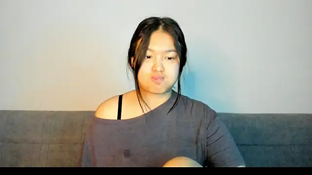 luna yum online show from February 26, 2026, 9:37 pm