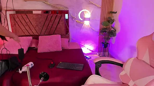 avigail xo online show from April 15, 2026, 7:07 pm