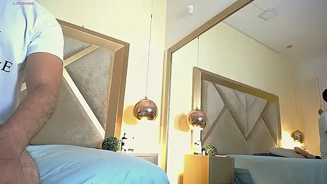 LaraandAxel online show from February 28, 2026, 3:22 pm