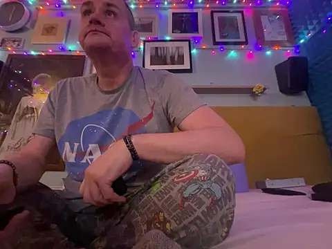 Snapshot of dribbleandthrob chatting on February 11, 2026, 6:02 am dribbleandthrob online show from February 11, 2026, 6:02 am