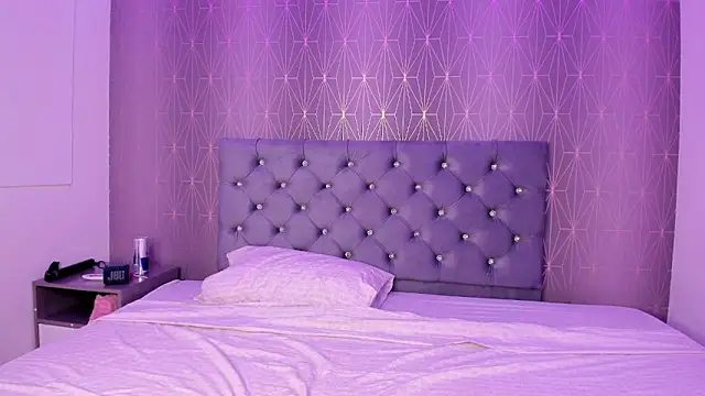 valeriesaint online show from March 24, 2026, 10:10 pm