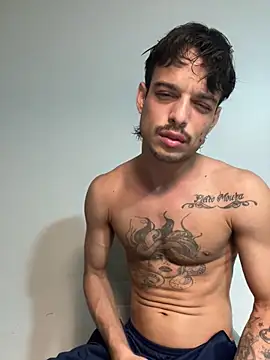 ruffvip online show from April 16, 2026, 9:15 pm