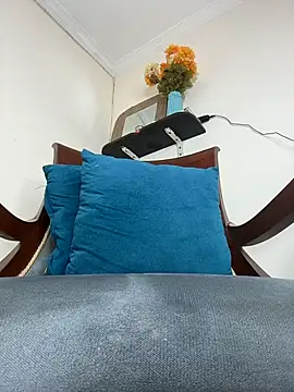 LilaRvsh online show from July 16, 2026, 6:05 pm