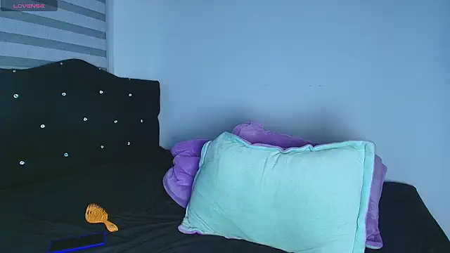 Snapshot of alys_love chatting on February 21, 2026, 1:07 am alys love online show from February 21, 2026, 1:07 am