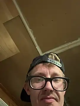 Snapshot of Daddybigdick123123 chatting on May 19, 2026, 8:32 am Daddybigdick123123 online show from May 19, 2026, 8:32 am