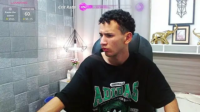 Snapshot of JDWhite18 chatting on February 16, 2026, 2:43 am JDWhite18 online show from February 16, 2026, 2:43 am