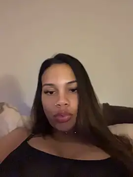 Petite Baddie online show from June 27, 2026, 6:19 am