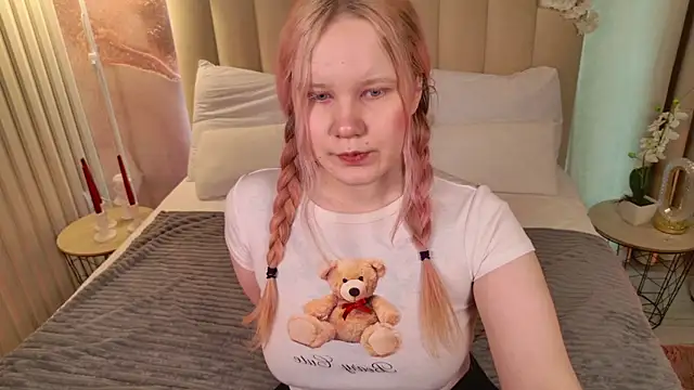 AnnieVibe online show from March 28, 2026, 5:36 pm