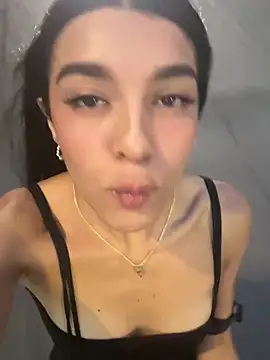 NaniBlossomX online show from April 10, 2026, 11:23 pm