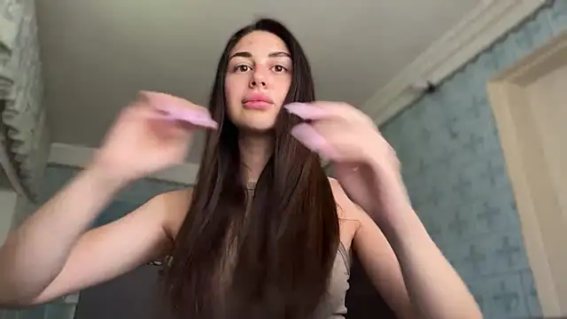 Snapshot of LiluMartiznir chatting on May 6, 2026, 7:12 am LiluMartiznir online show from May 6, 2026, 7:12 am