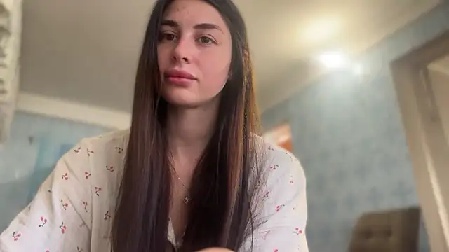 Snapshot of LiluMartiznir chatting on May 15, 2026, 5:38 am LiluMartiznir online show from May 15, 2026, 5:38 am