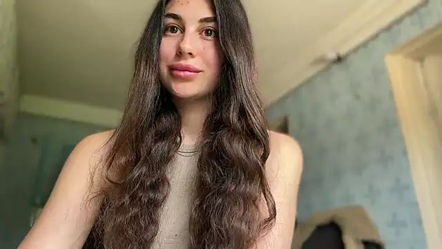 Snapshot of LiluMartiznir chatting on May 11, 2026, 11:44 am LiluMartiznir online show from May 11, 2026, 11:44 am