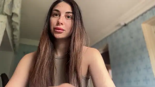 Snapshot of LiluMartiznir chatting on May 8, 2026, 11:03 am LiluMartiznir online show from May 8, 2026, 11:03 am