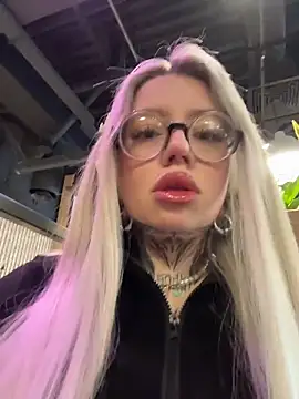 Chiibi online show from February 14, 2026, 8:47 am