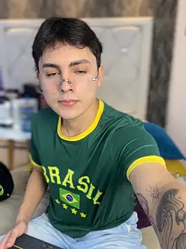 Samu Hott online show from April 6, 2026, 8:21 pm