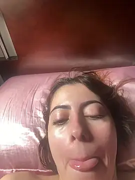 lilasun17 online show from April 20, 2026, 4:41 pm