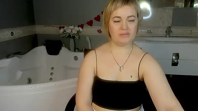 MaryClars online show from March 10, 2026, 6:28 am