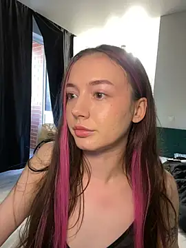 Snapshot of OliviaMorgan_ chatting on May 27, 2026, 9:38 am OliviaMorgan online show from May 27, 2026, 9:38 am