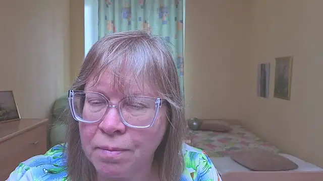 Emma Eclipsee online show from April 4, 2026, 10:55 am