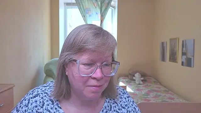 Emma Eclipsee online show from May 9, 2026, 11:24 am