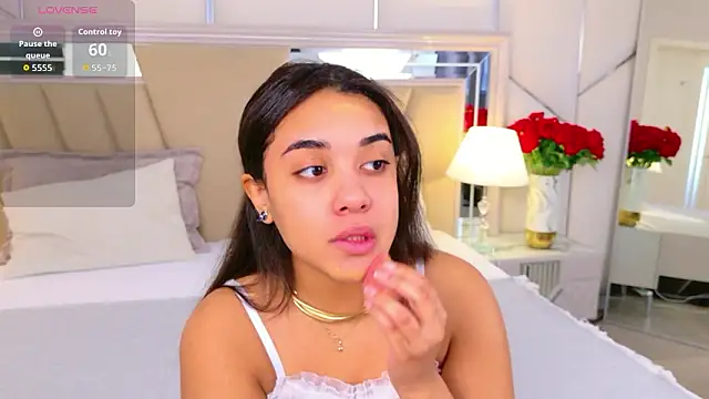 Luna Cortier online show from March 11, 2026, 5:56 am