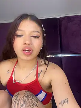 Snapshot of Tokiio_Petit chatting on February 3, 2026, 6:22 am Tokiio Petit online show from February 3, 2026, 6:22 am