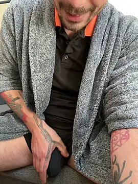 Piratee666 online show from April 24, 2026, 6:48 am