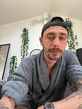 Piratee666 online show from April 23, 2026, 7:48 am