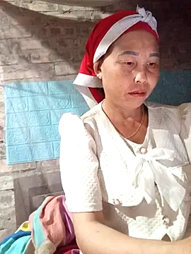 lena-cute online show from April 5, 2026, 3:08 pm