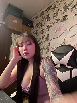 YukiiTYAN online show from February 14, 2026, 2:28 pm