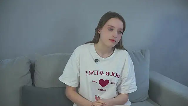 Snapshot of NenaWord chatting on February 3, 2026, 4:43 am NenaWord online show from February 3, 2026, 4:43 am