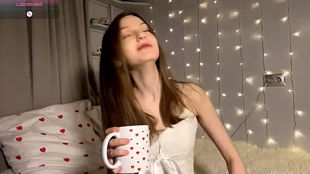 Snapshot of ameliamo chatting on February 14, 2026, 4:13 am ameliamo online show from February 14, 2026, 4:13 am