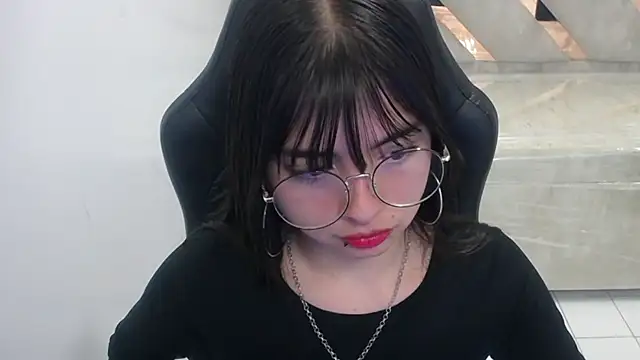 elizabeth t  online show from February 22, 2026, 12:40 pm