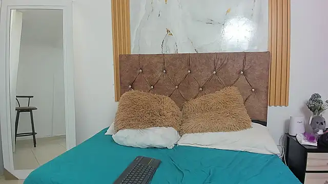 Snapshot of Candyfox2606 chatting on February 11, 2026, 5:35 pm Candyfox2606 online show from February 11, 2026, 5:35 pm