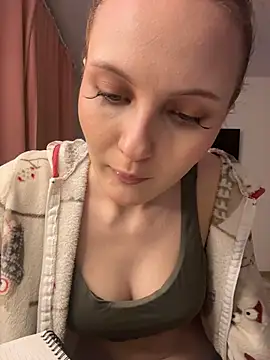 Snapshot of ti_llama chatting on March 1, 2026, 6:19 pm ti llama online show from March 1, 2026, 6:19 pm